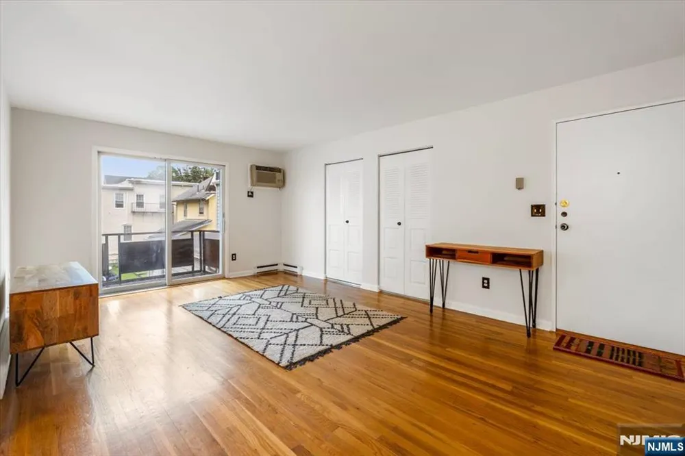 101 Orient Way 2D1 Rutherford, NJ 07070