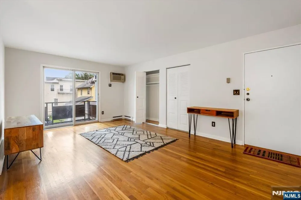 101 Orient Way 2D1 Rutherford, NJ 07070
