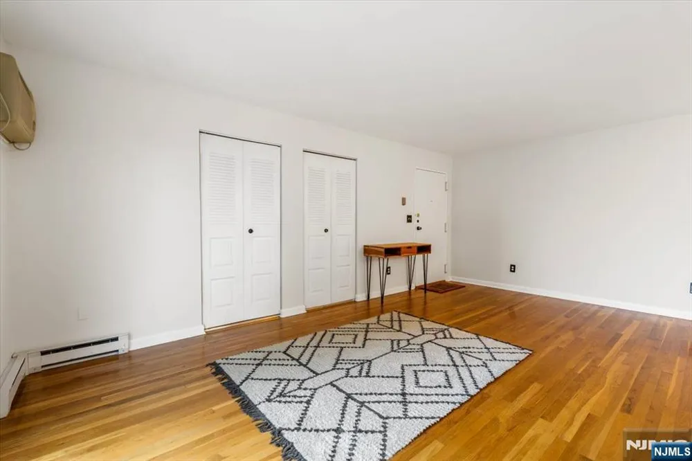 101 Orient Way 2D1 Rutherford, NJ 07070