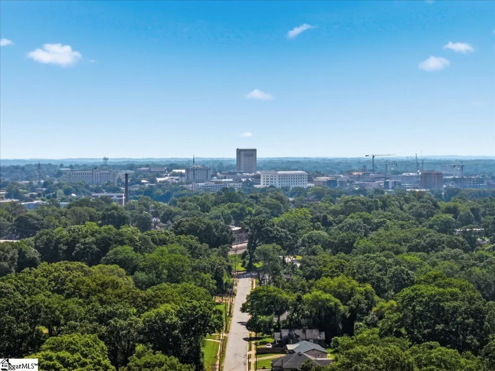 579 Bee Street Spartanburg, SC 29303