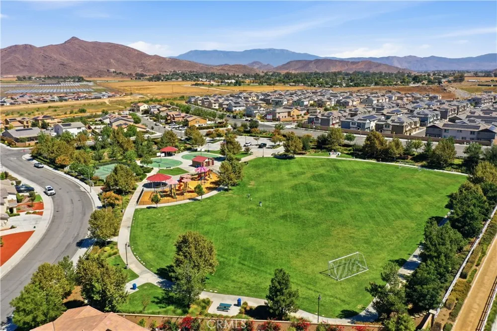 29281 Glass Mountain Court Winchester, CA 92596