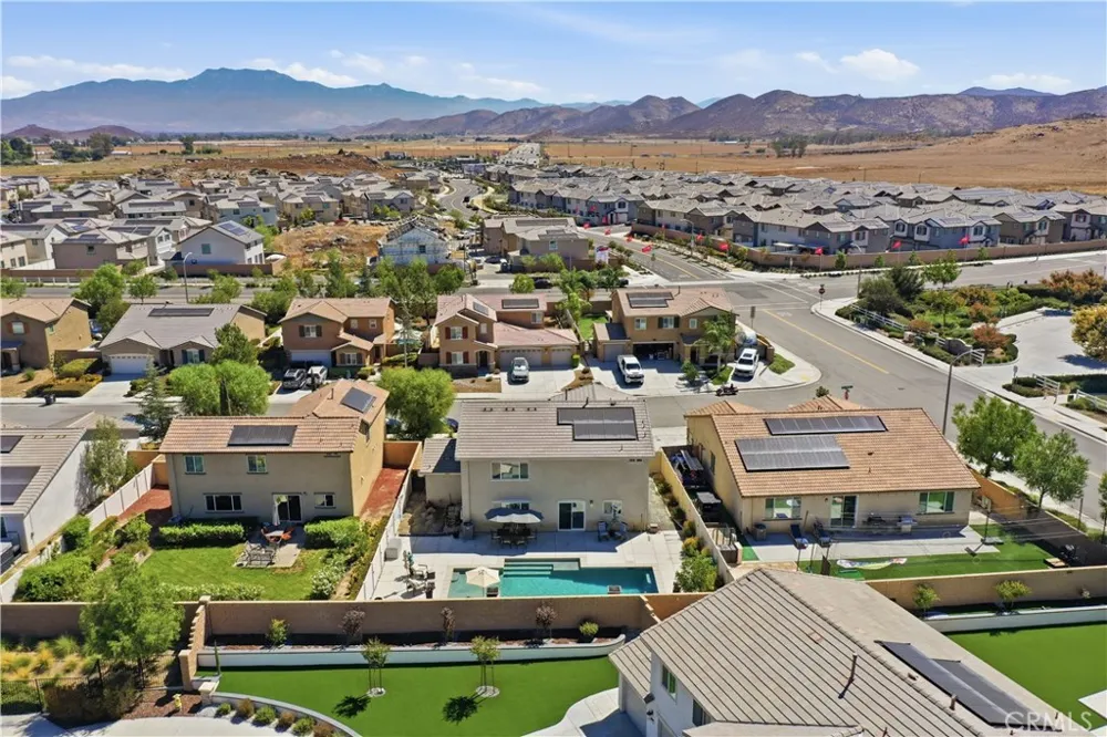 29281 Glass Mountain Court Winchester, CA 92596