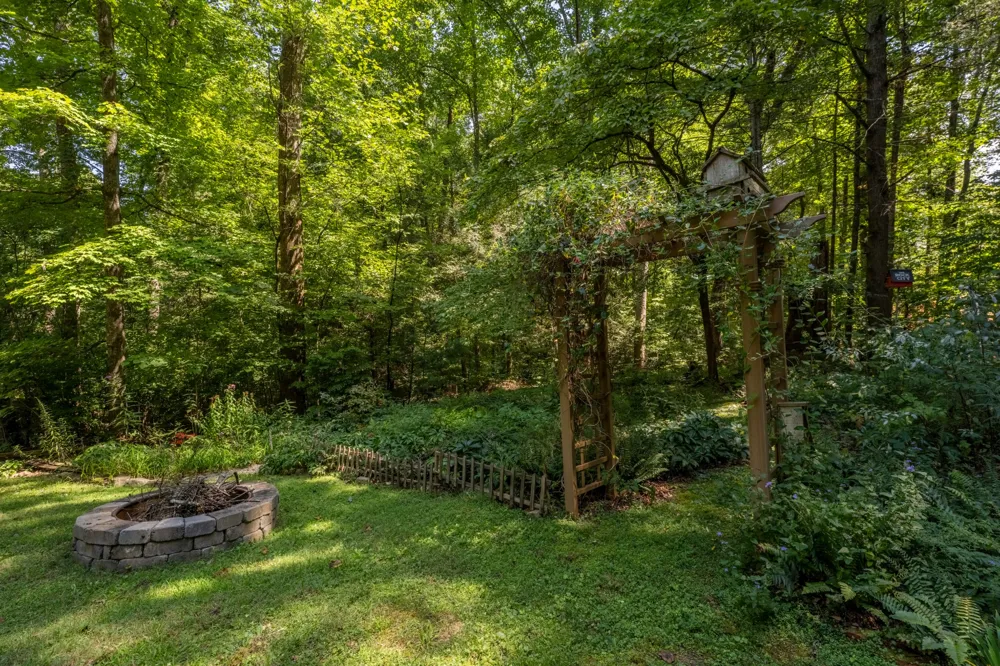 3803 Westwood Dr Sevierville, TN 37862