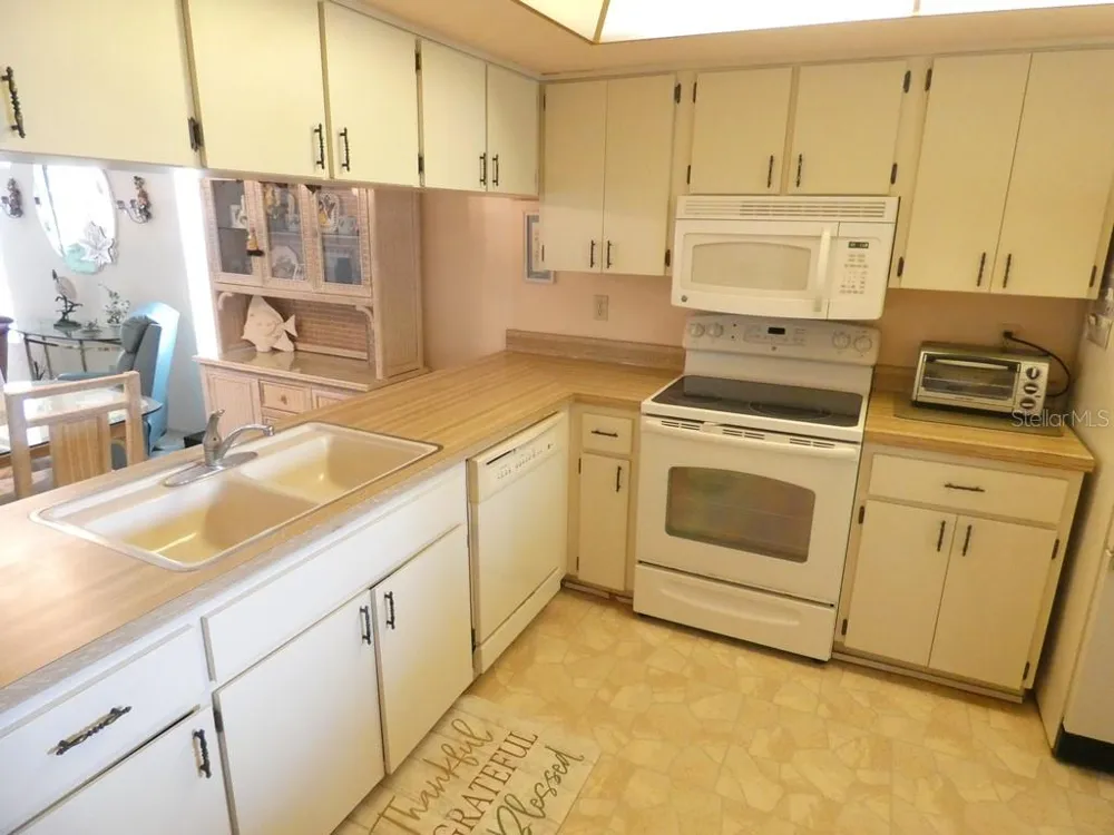945 MADRID DRIVE Palm Harbor, FL 34684