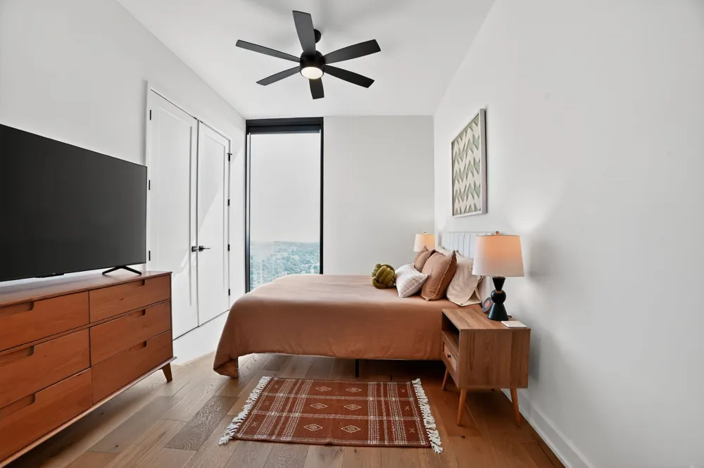 84 East Avenue #3206 Austin, TX 78701