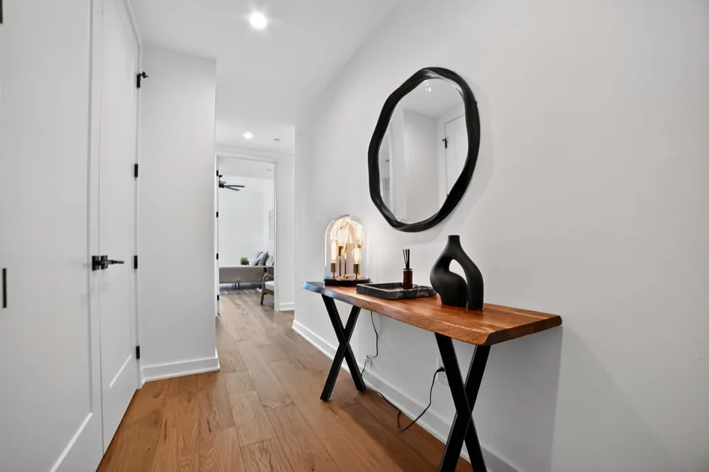 84 East Avenue #3206 Austin, TX 78701
