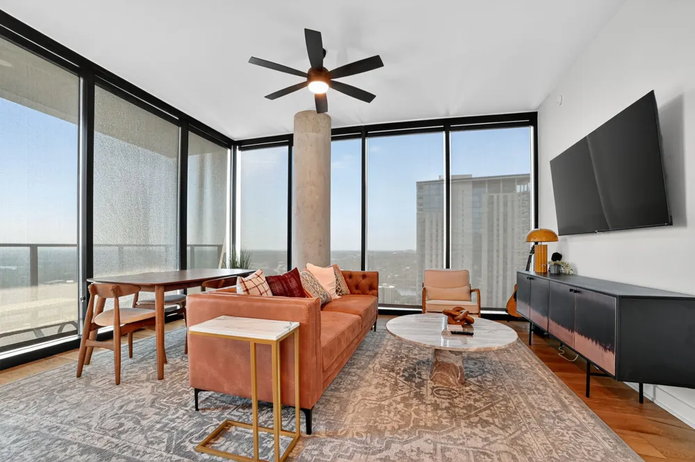 84 East Avenue #3206 Austin, TX 78701