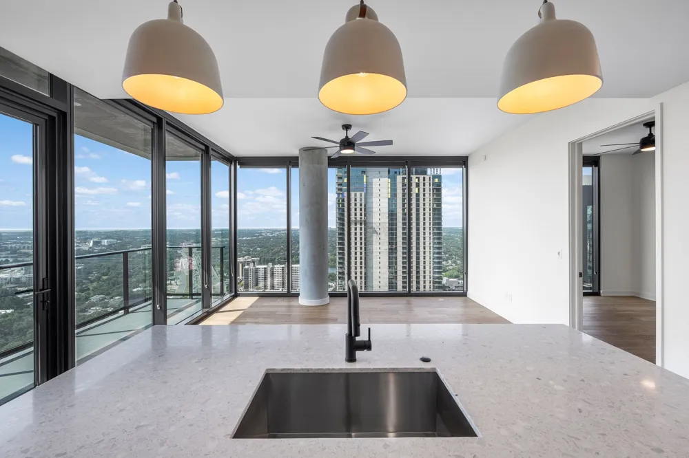 84 East Avenue #3206 Austin, TX 78701