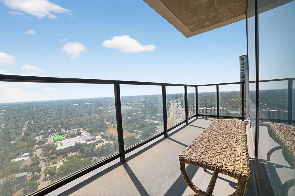 84 East Avenue #3206 Austin, TX 78701