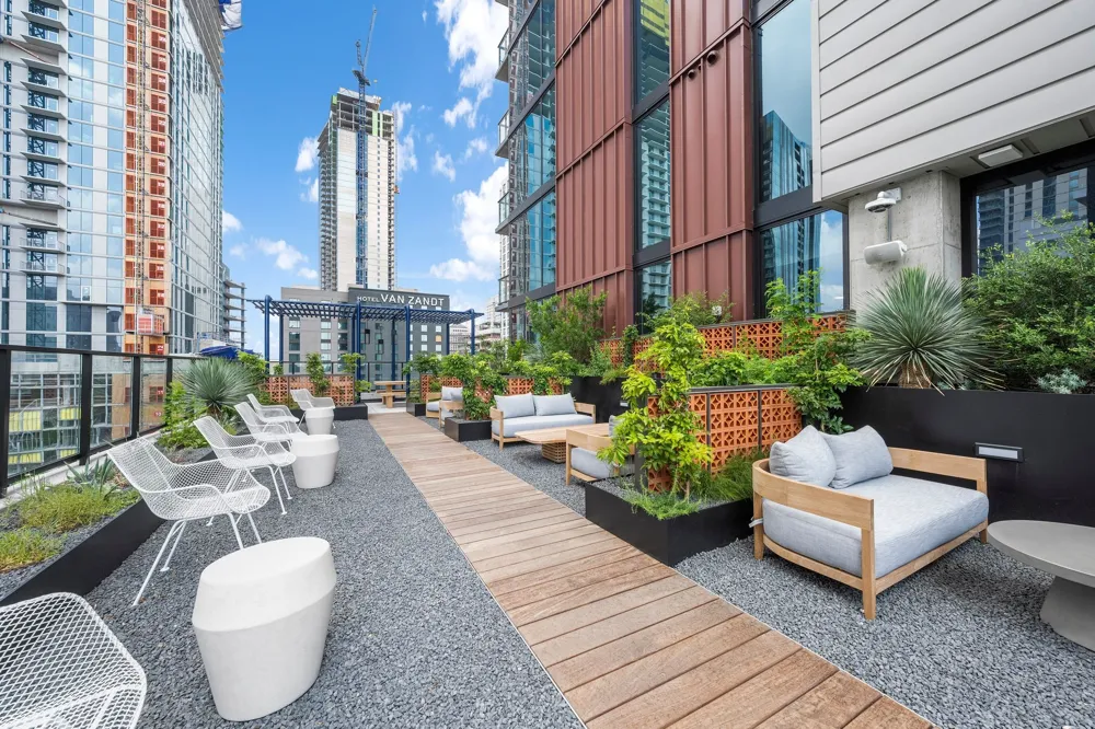84 East Avenue #3206 Austin, TX 78701