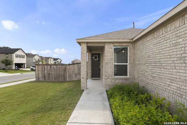 4831 Park Cape Marion, TX 78124