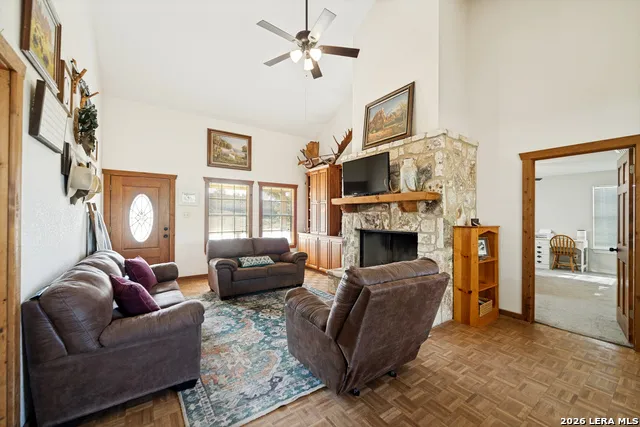 186 SEVEN SISTERS DR Boerne, TX 78006