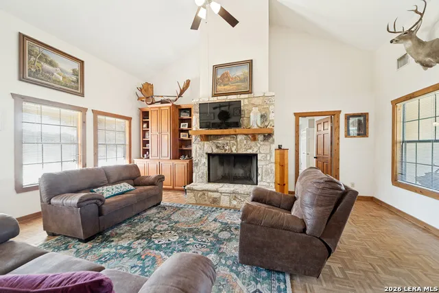186 SEVEN SISTERS DR Boerne, TX 78006