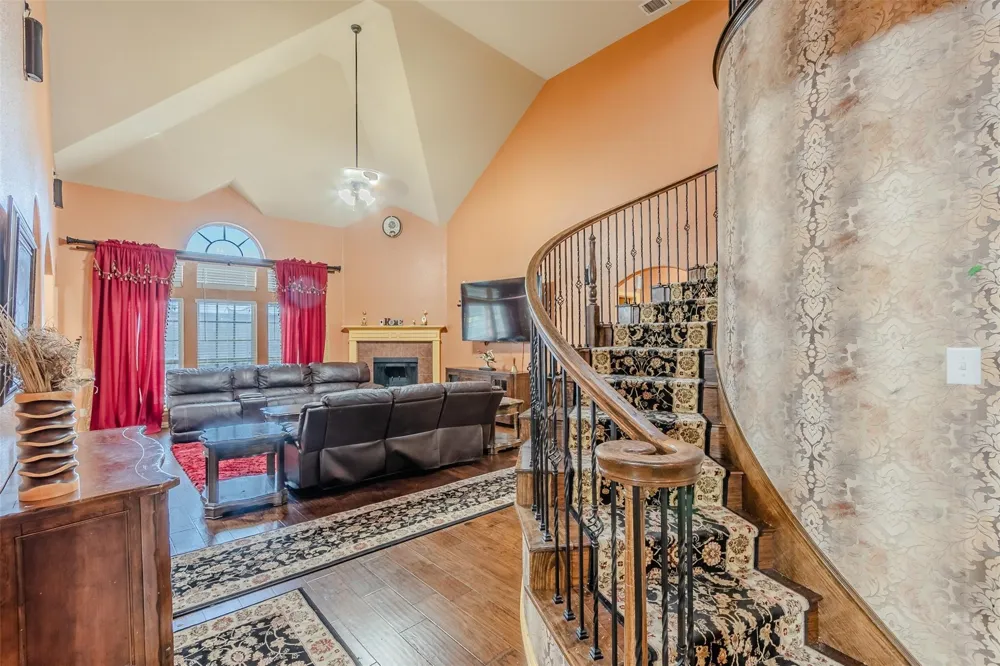 7208 Roble Grand Prairie, TX 75054