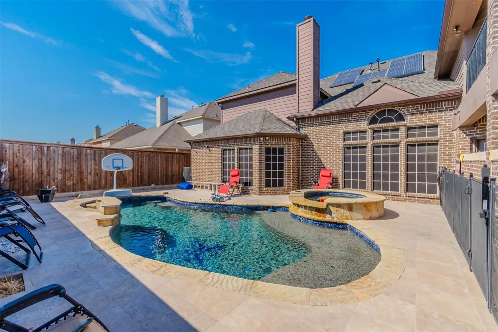 7208 Roble Grand Prairie, TX 75054