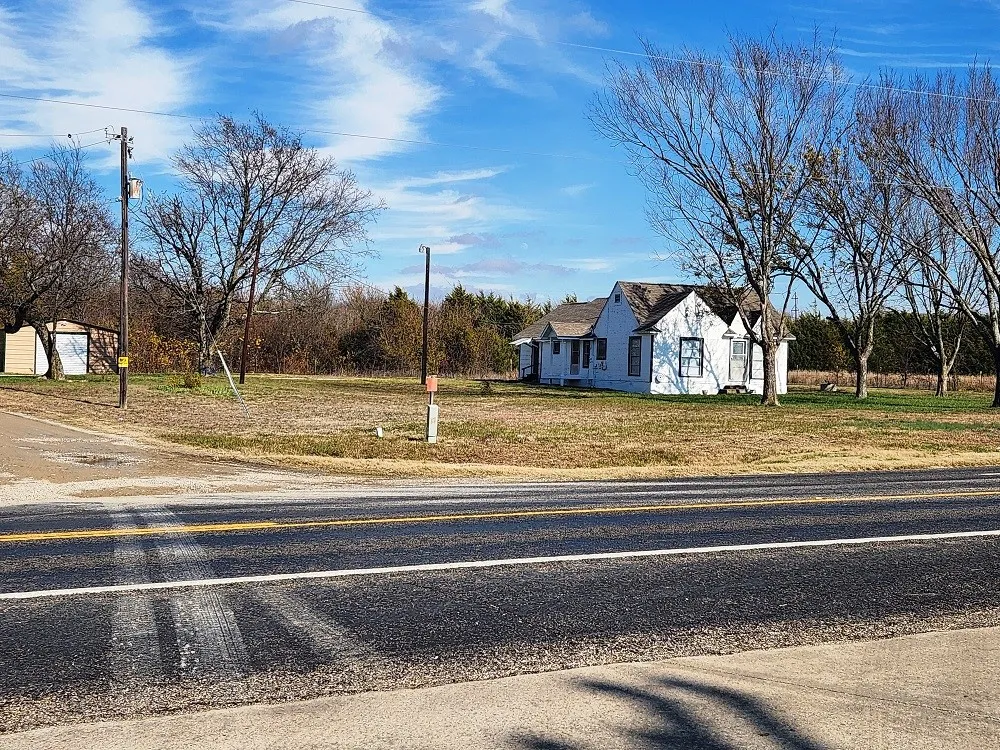 4494 US Highway 69 Leonard, TX 75452