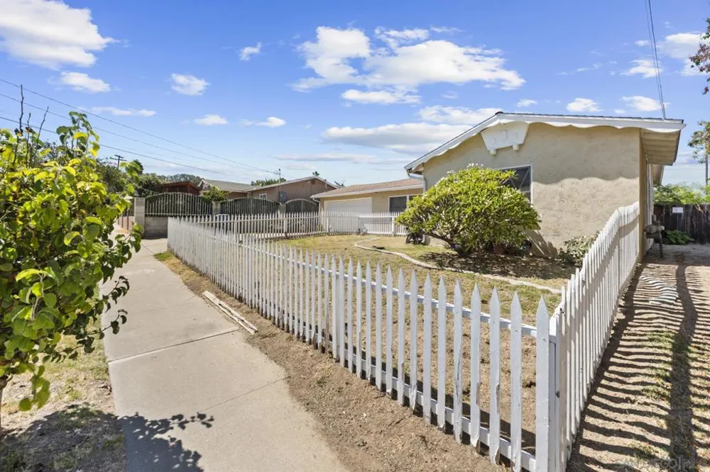 1520 Tarleton St Spring Valley, CA 91977