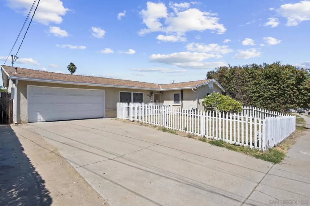 1520 Tarleton St Spring Valley, CA 91977