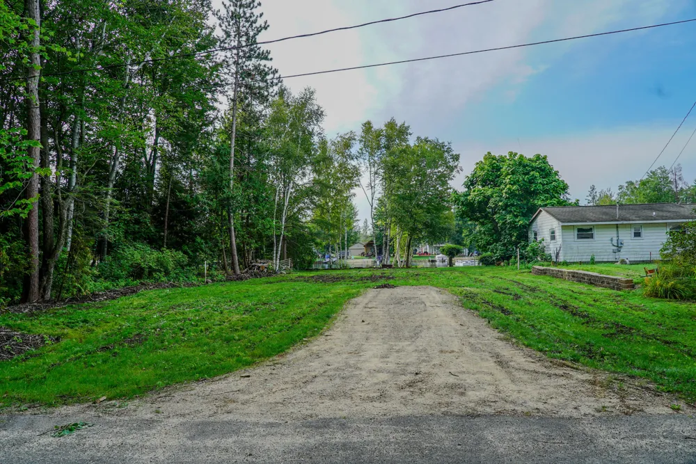 203 Atwood Drive Prudenville, MI 48651