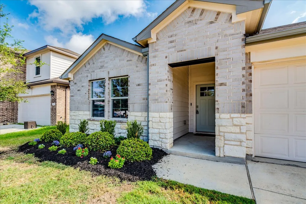 136 Medinah Lane San Marcos, TX 78666