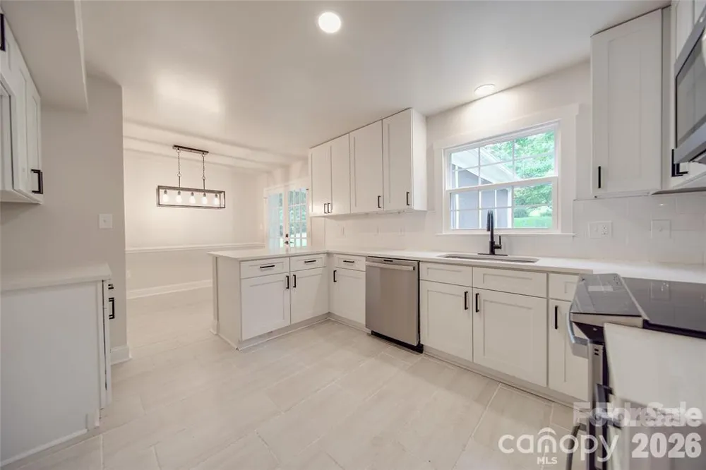 2947 Heathgate Road Charlotte, NC 28226