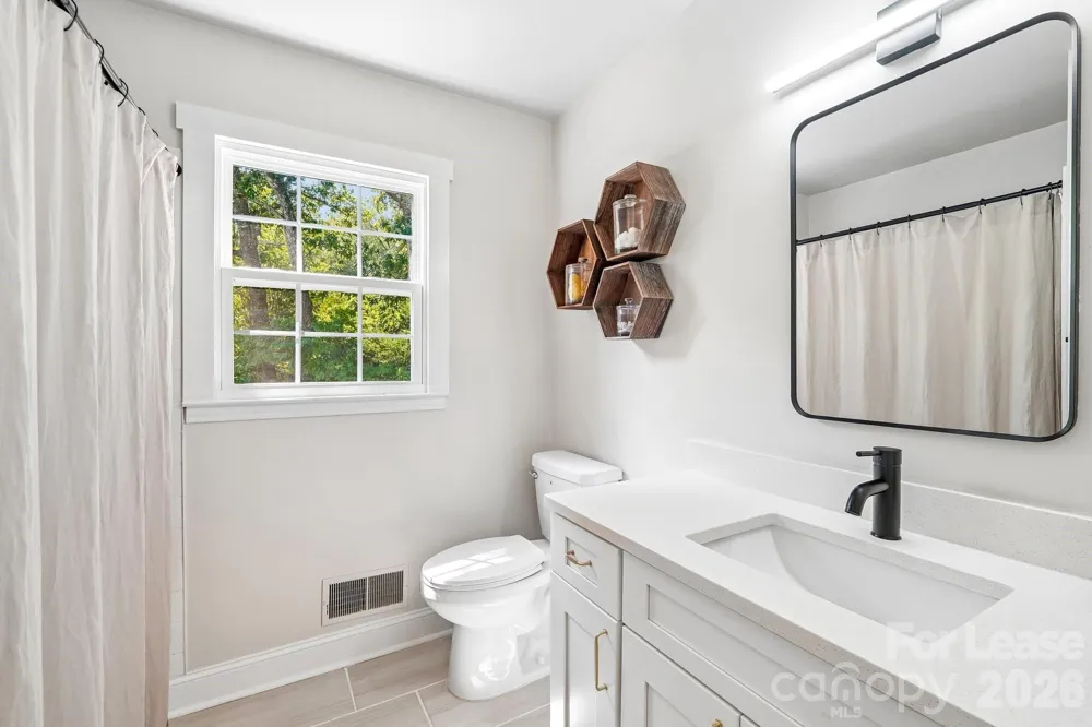 2947 Heathgate Road Charlotte, NC 28226