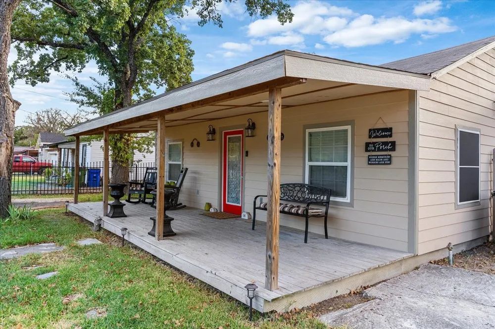 2801 Crystal Drive Balch Springs, TX 75180