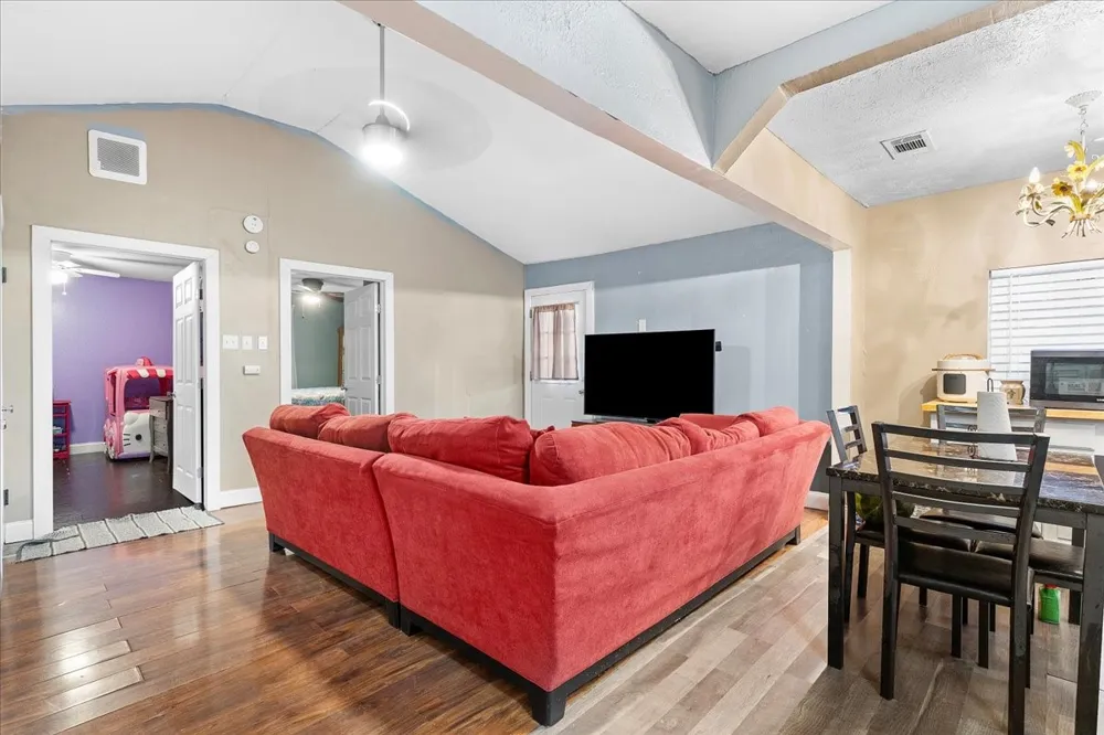 2801 Crystal Drive Balch Springs, TX 75180