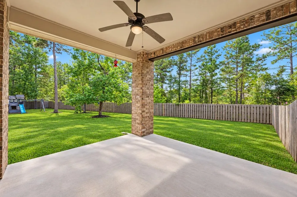 8996 Wind Jammer Lane Montgomery, TX 77316