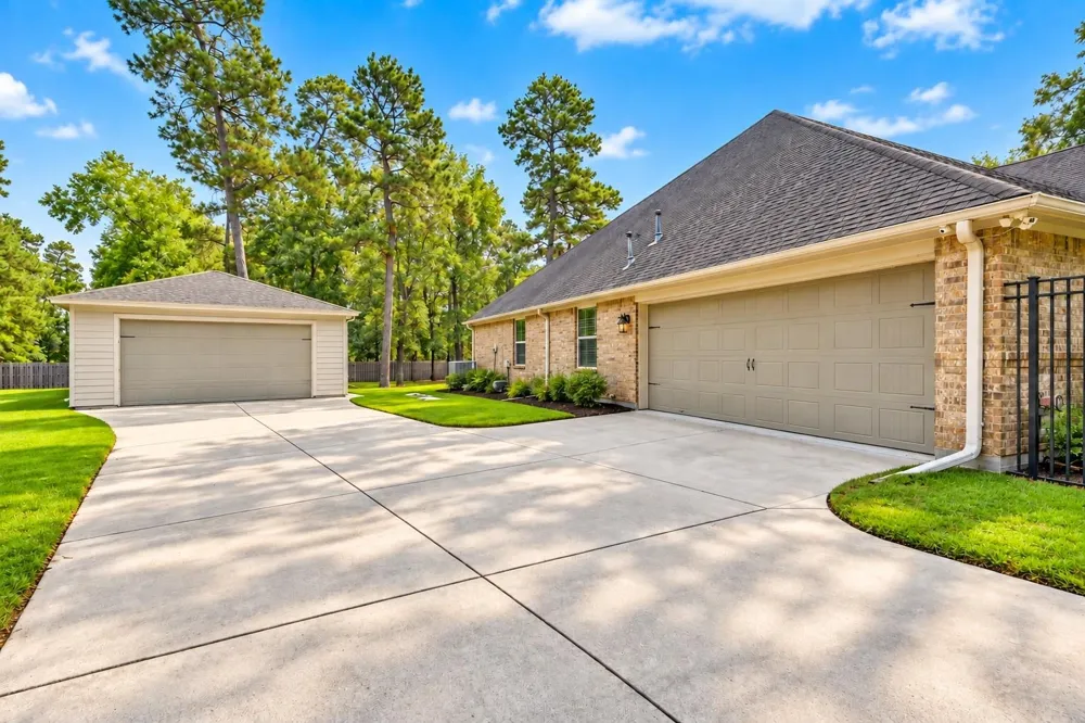 8996 Wind Jammer Lane Montgomery, TX 77316