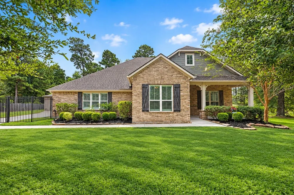 8996 Wind Jammer Lane Montgomery, TX 77316