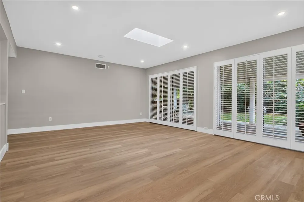 16802 Germain Los Angeles, CA 91344