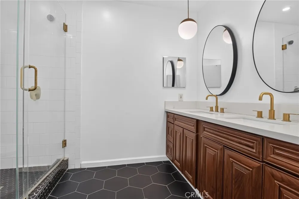 16802 Germain Los Angeles, CA 91344