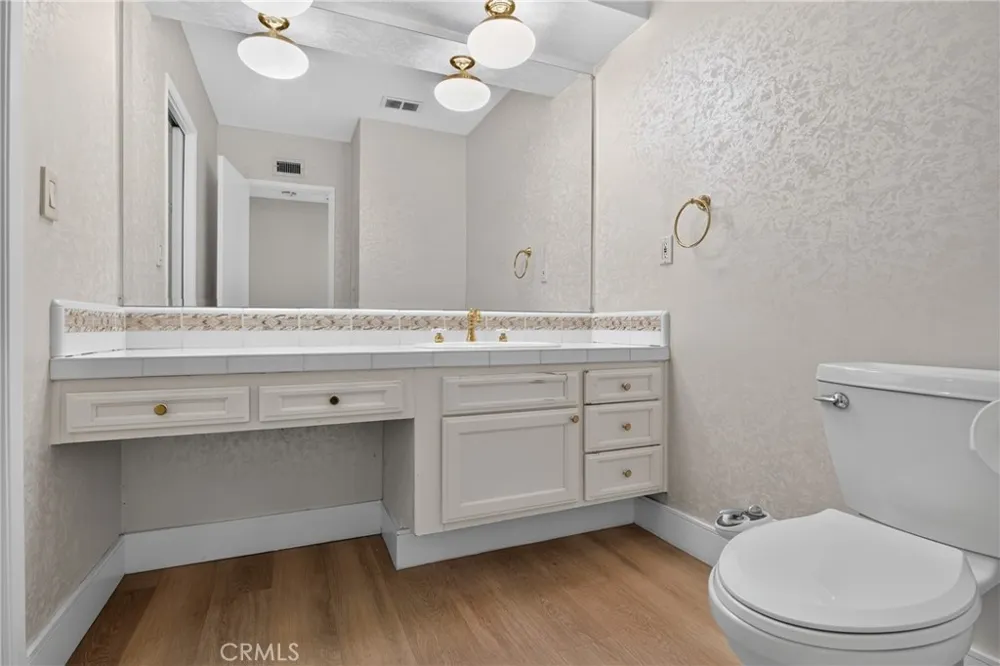 16802 Germain Los Angeles, CA 91344