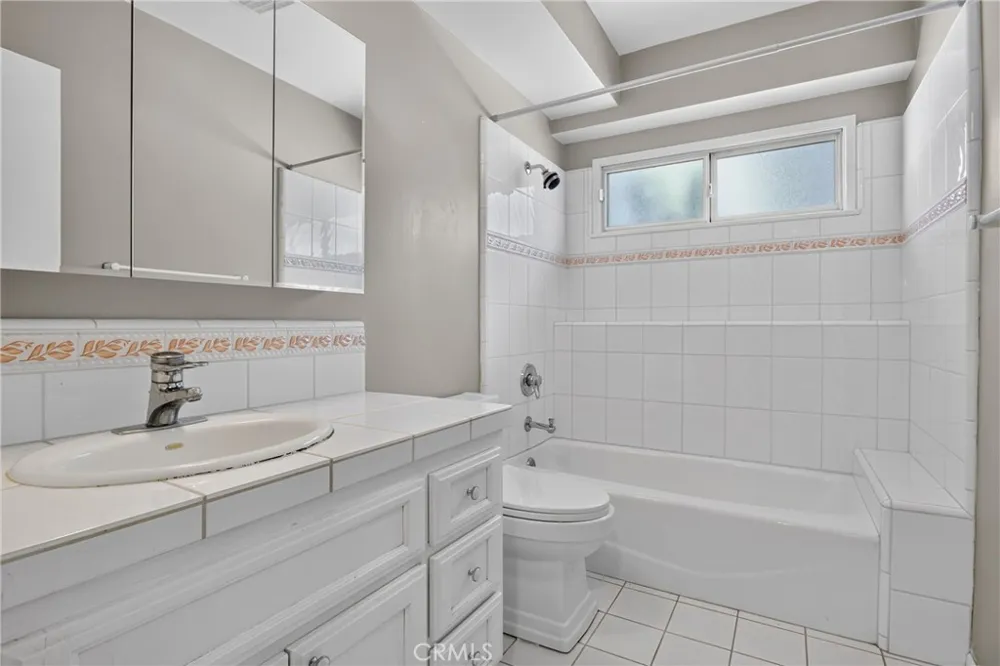 16802 Germain Los Angeles, CA 91344