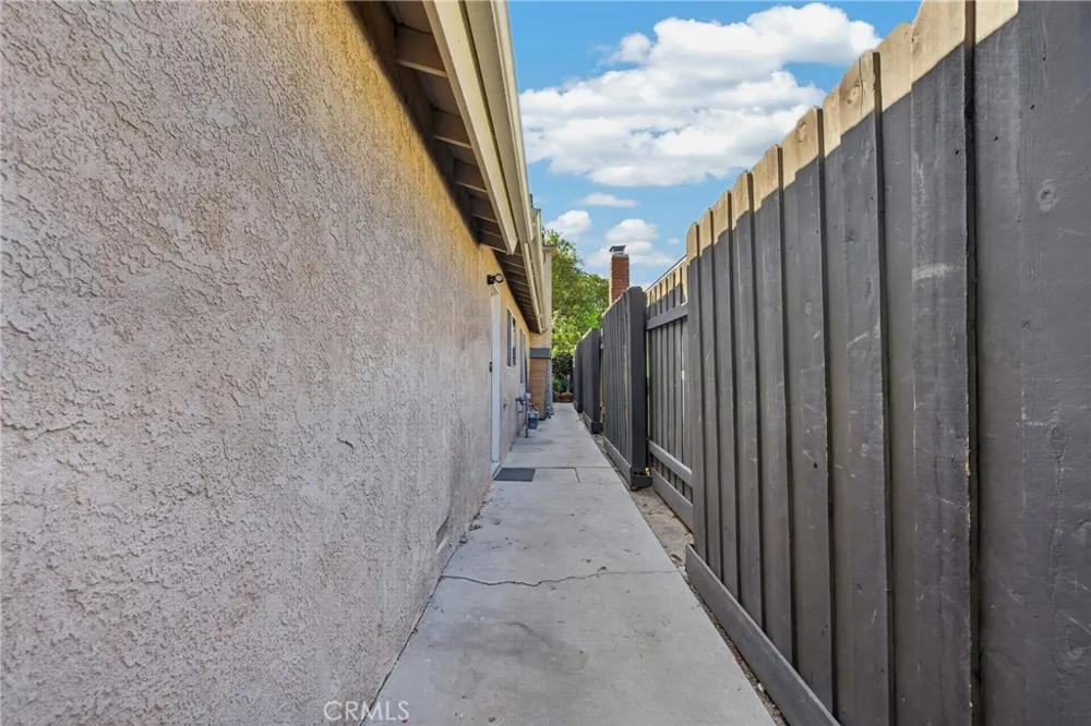 16802 Germain Los Angeles, CA 91344