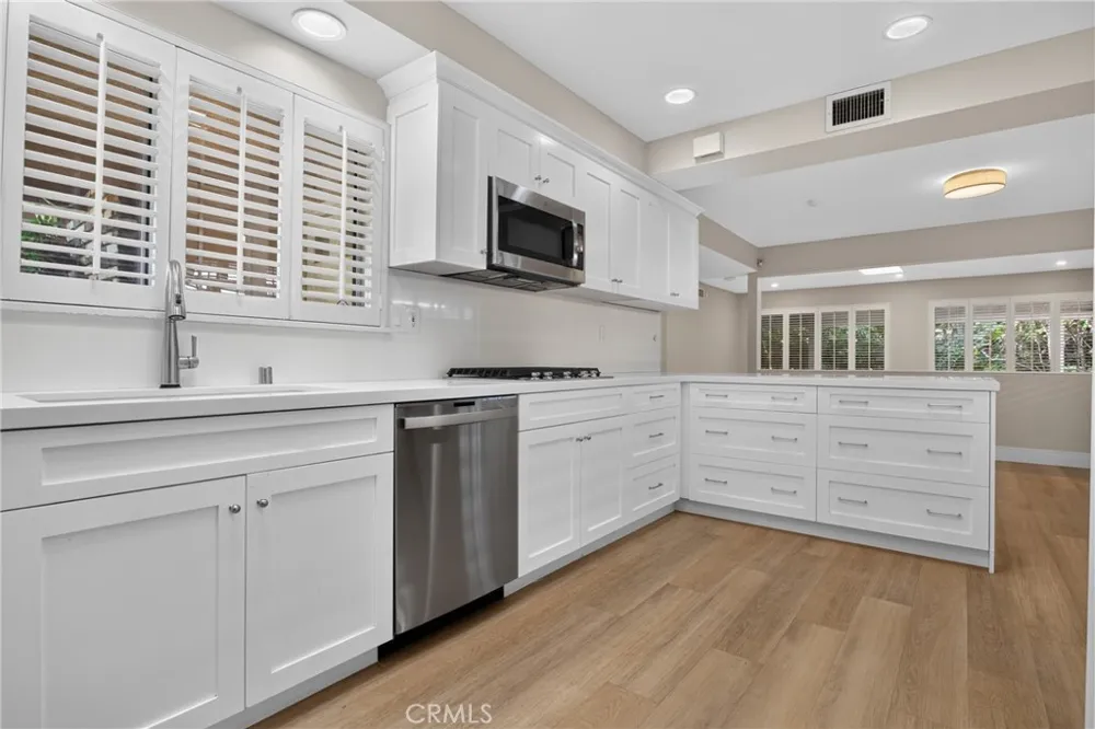 16802 Germain Los Angeles, CA 91344