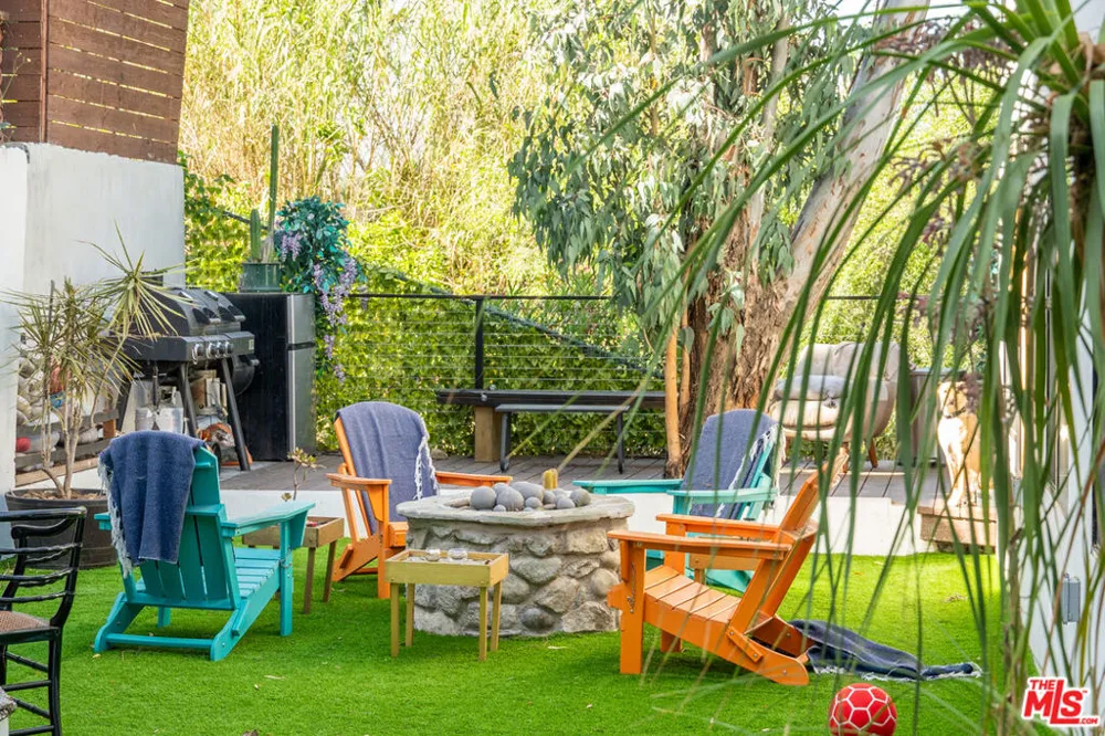 1933 Lemoyne Street Los Angeles, CA 90026