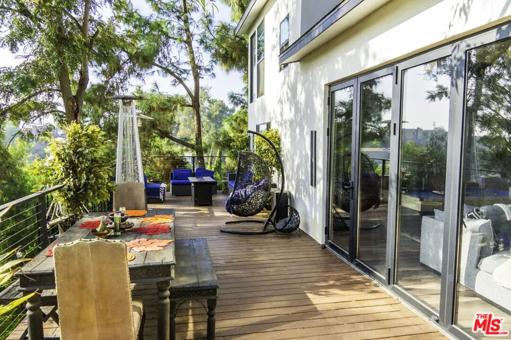 1933 Lemoyne Street Los Angeles, CA 90026