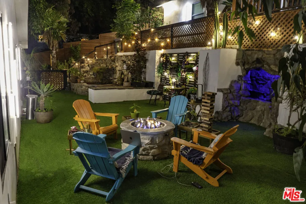 1933 Lemoyne Street Los Angeles, CA 90026