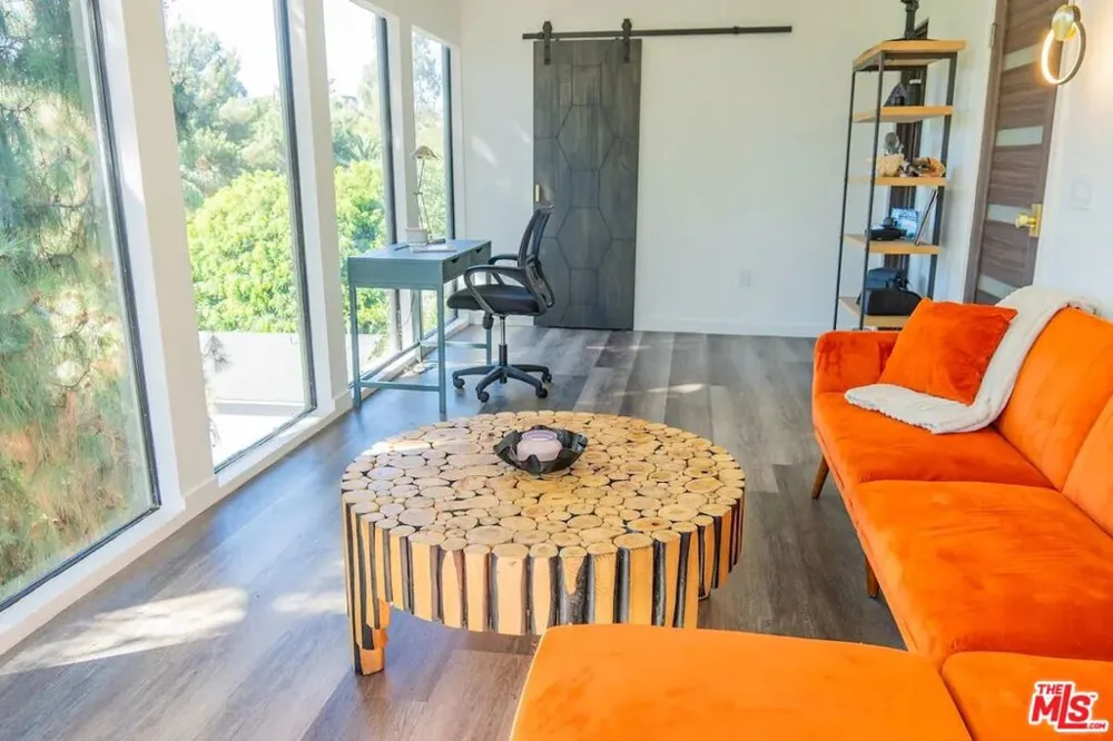 1933 Lemoyne Street Los Angeles, CA 90026