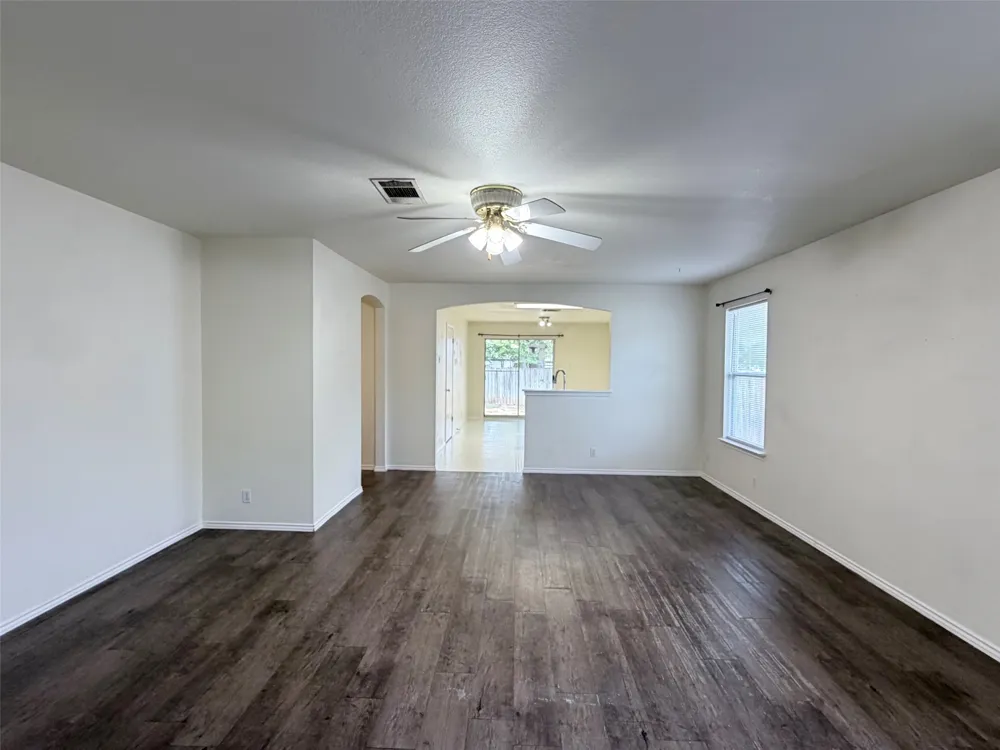 612 Elizabeth Lane Bastrop, TX 78602