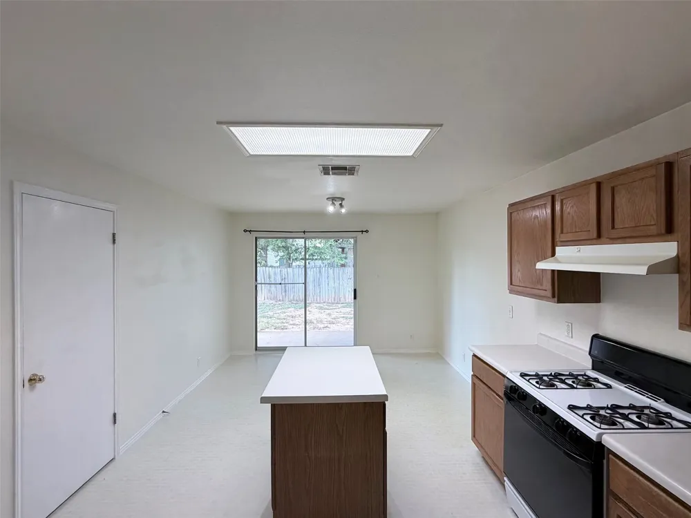 612 Elizabeth Lane Bastrop, TX 78602