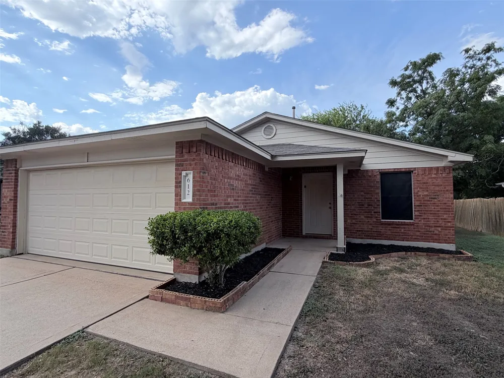 612 Elizabeth Lane Bastrop, TX 78602