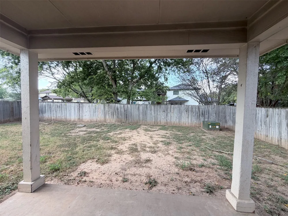 612 Elizabeth Lane Bastrop, TX 78602