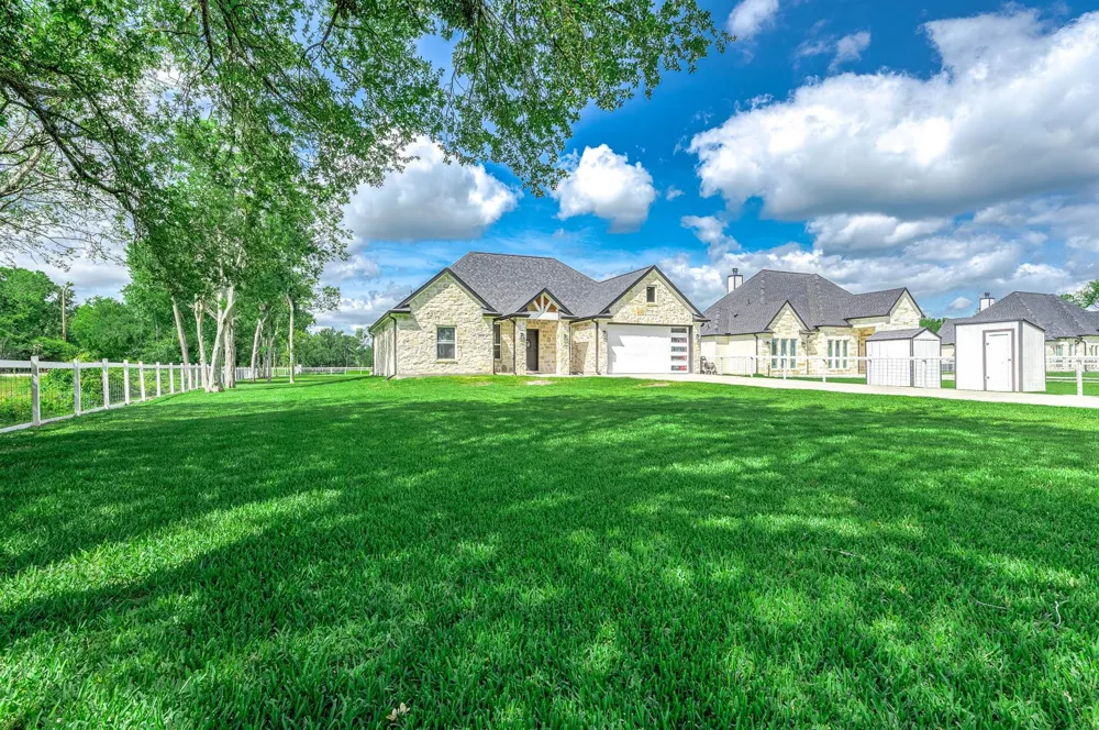 8032 Short Road Needville, TX 77461