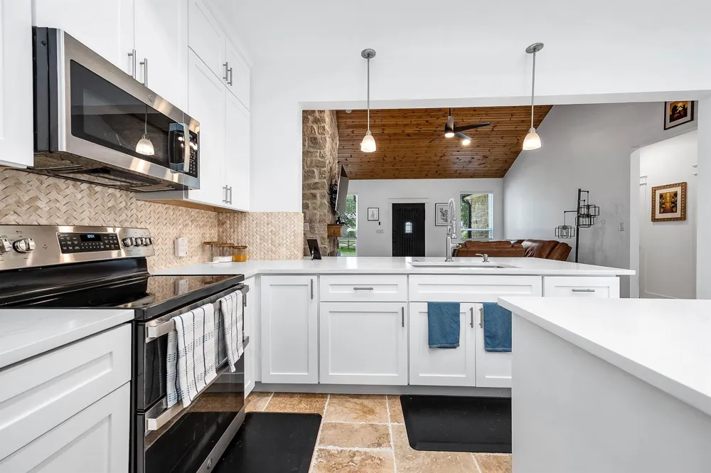 8032 Short Road Needville, TX 77461