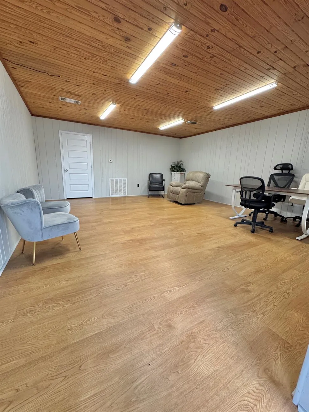 4120 Main Avenue Groves, TX 77619