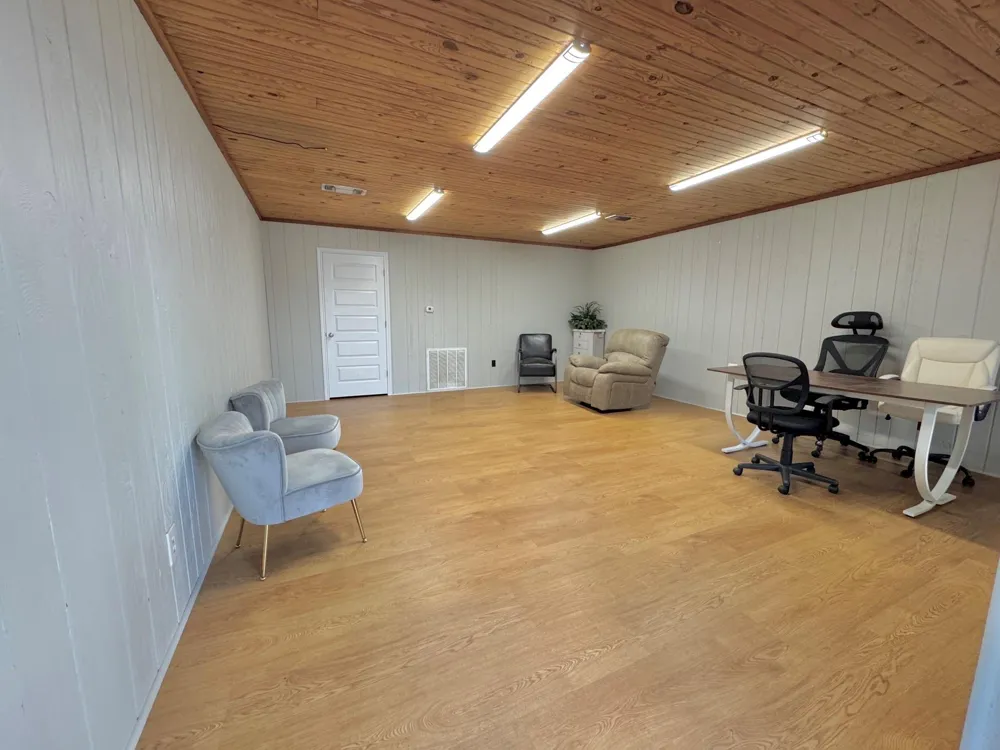 4120 Main Avenue Groves, TX 77619
