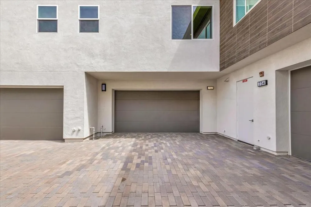 732 Obsidian Loop E Palm Springs, CA 92264